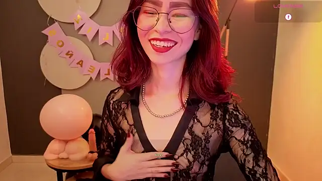 Snapshot of rosse_98_ chatting on 11.19.25 rosse 98 online show from 11.19.25