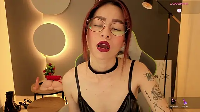 Snapshot of rosse_98_ chatting on 02.26.26 rosse 98 online show from 02.26.26