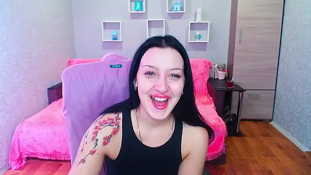 Snapshot of SkarlettMonliss chatting on 12.20.24 SkarlettMonliss online show from 12.20.24