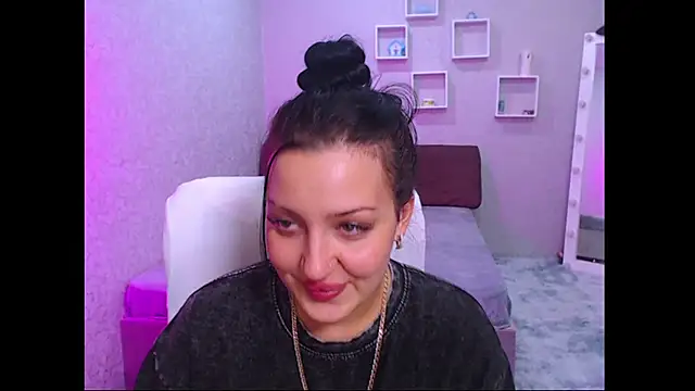 Snapshot of SkarlettMonliss chatting on 10.15.25 SkarlettMonliss online show from 10.15.25