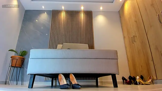 Katherinlevinee1 online show from 03.18.25