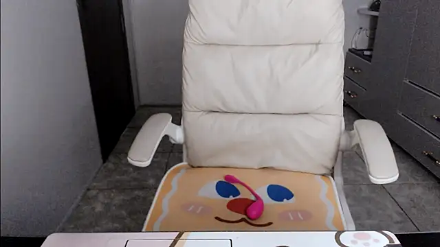 Snapshot of -KathySweet- chatting on 09.18.25 -KathySweet- online show from 09.18.25