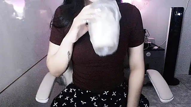 Snapshot of -KathySweet- chatting on 11.04.25 -KathySweet- online show from 11.04.25