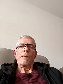 Snapshot of berfri chatting on 03.20.26 berfri online show from 03.20.26