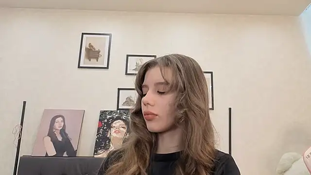 Snapshot of dolly_ll chatting on 07.14.26 dolly ll online show from 07.14.26