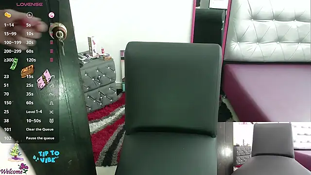 ViickySexy online show from 12.17.24