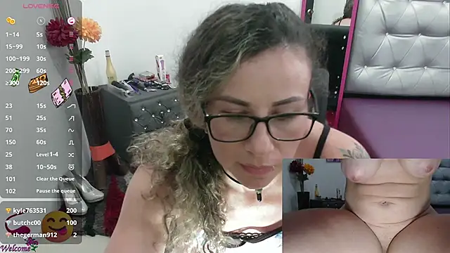 ViickySexy online show from 02.24.25