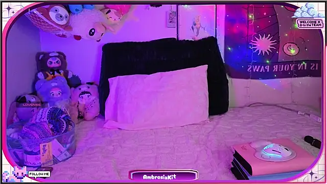 Snapshot of AmbrosiaKitty chatting on 06.28.26 AmbrosiaKitty online show from 06.28.26