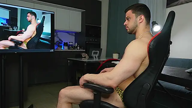Snapshot of danielkraigforu chatting on 05.27.26 danielkraigforu online show from 05.27.26