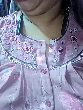 Snapshot of Ravina_patil1 chatting on 09.10.25 Ravina patil1 online show from 09.10.25