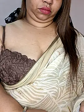 Snapshot of Ravina_patil1 chatting on 12.18.25 Ravina patil1 online show from 12.18.25