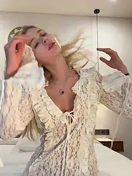 LunaRase online show from 03.08.25