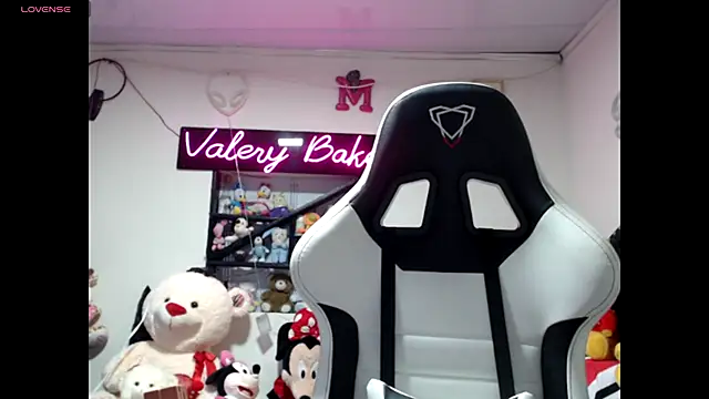 Snapshot of ValeryBaker_ chatting on 10.31.25 ValeryBaker  online show from 10.31.25