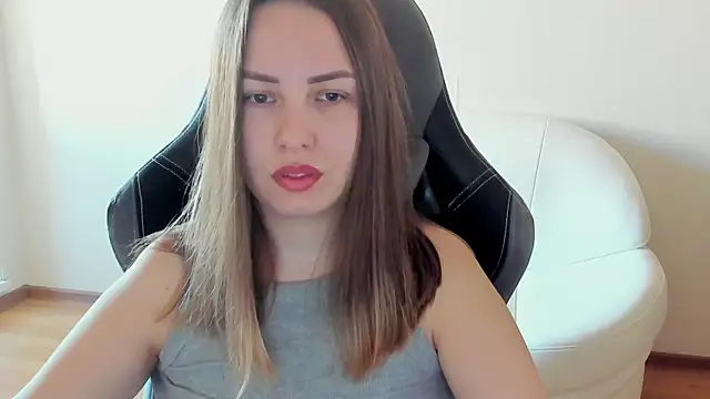 Snapshot of Mia_shy1 chatting on 05.05.26 Mia shy1 online show from 05.05.26