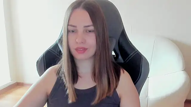 Snapshot of Mia_shy1 chatting on 05.10.26 Mia shy1 online show from 05.10.26