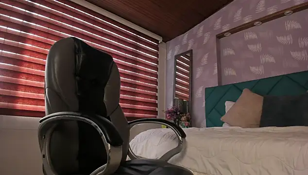 Moony 14 online show from 01.15.25