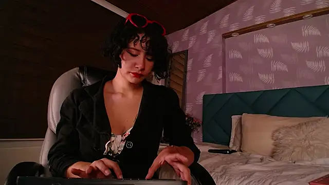 Moony 14 online show from 03.08.25