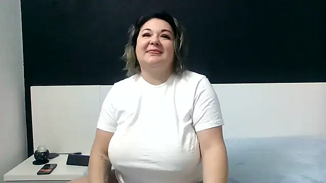 Snapshot of MikyVesela chatting on 01.22.25 MikyVesela online show from 01.22.25