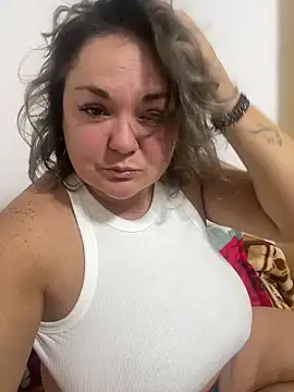 Snapshot of MikyVesela chatting on 10.27.25 MikyVesela online show from 10.27.25