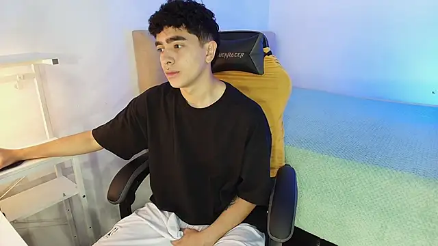  nickconnor01 online show from 10.12.25