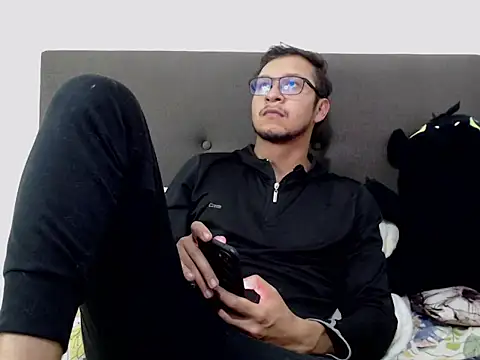 Snapshot of andy_loverxx chatting on 02.04.26 andy loverxx online show from 02.04.26