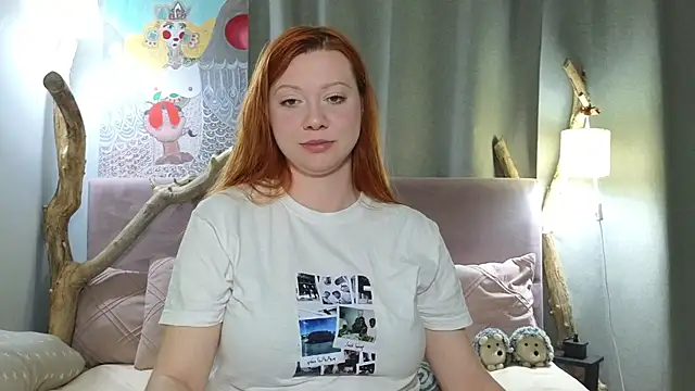 Snapshot of MileyMiller chatting on 05.08.26 MileyMiller online show from 05.08.26