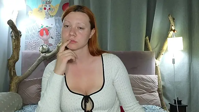 Snapshot of MileyMiller chatting on 05.27.26 MileyMiller online show from 05.27.26