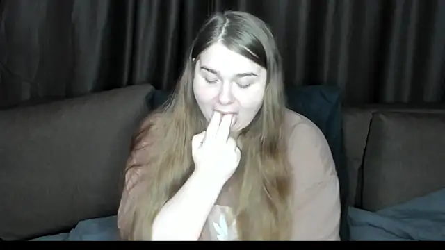 Snapshot of Aushpana chatting on 10.14.25 Aushpana online show from 10.14.25