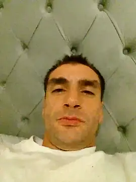 Snapshot of youhavefunandillcum chatting on 03.22.25 youhavefunandillcum online show from 03.22.25