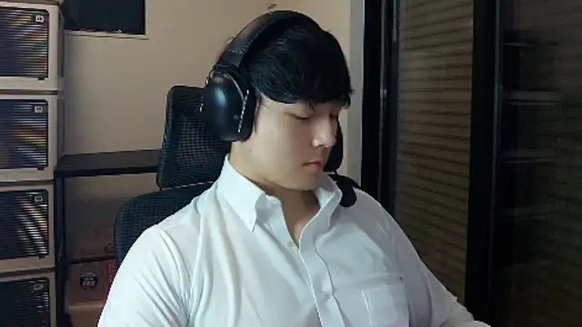 Snapshot of Tkcqcc chatting on 02.21.26 Tkcqcc online show from 02.21.26