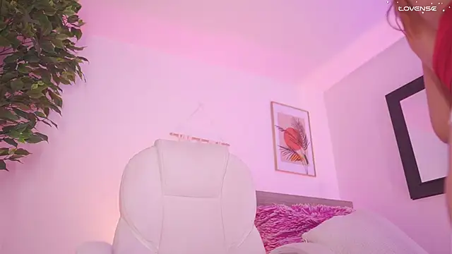 Eyleen 24 online show from 03.19.25