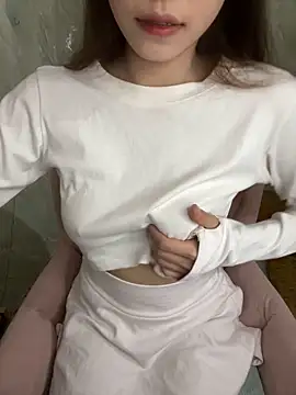 Pink Pretty online show from 01.23.25