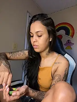 Snapshot of poliannaxx chatting on 09.19.25 poliannaxx online show from 09.19.25