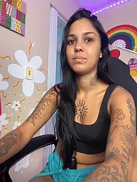 Snapshot of poliannaxx chatting on 10.30.25 poliannaxx online show from 10.30.25