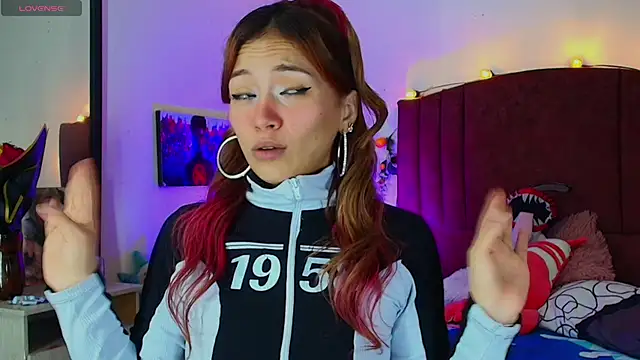 alisson zafiro  online show from 11.13.25