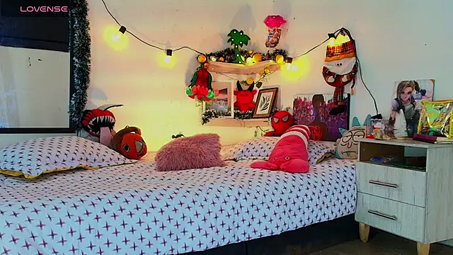 alisson zafiro  online show from 12.03.25