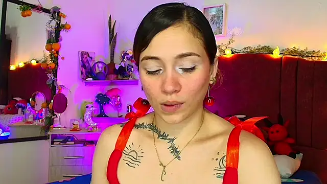 Snapshot of alisson_zafiro_ chatting on 05.02.26 alisson zafiro online show from 05.02.26
