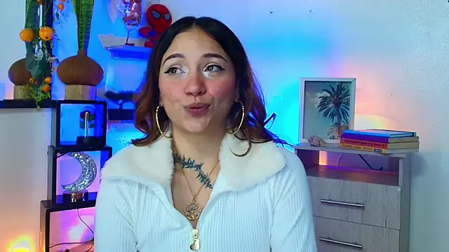 Snapshot of alisson_zafiro_ chatting on 05.22.26 alisson zafiro online show from 05.22.26