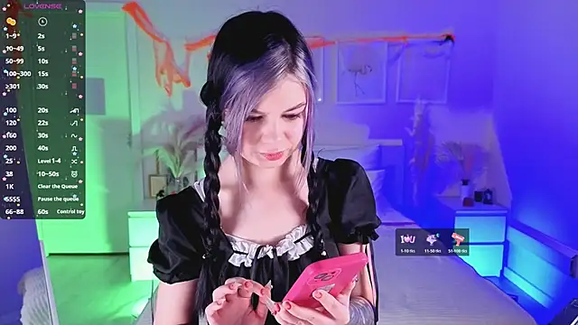 Snapshot of Lil_Amelie chatting on 10.30.25 Lil Amelie online show from 10.30.25