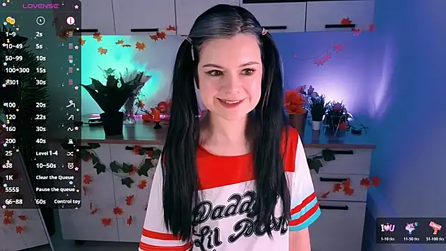 Snapshot of Lil_Amelie chatting on 11.01.25 Lil Amelie online show from 11.01.25