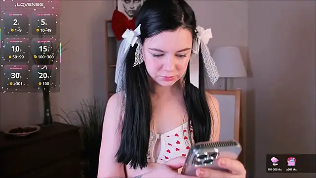 Snapshot of Lil_Amelie chatting on 01.09.26 Lil Amelie online show from 01.09.26