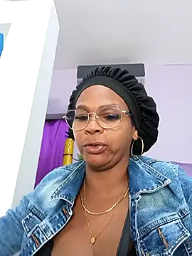 Snapshot of Melanie_candy_ chatting on 03.18.25 Melanie candy online show from 03.18.25