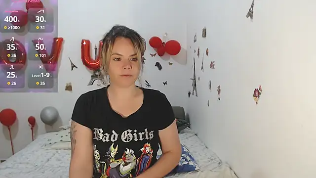 Snapshot of hotmilf4uxxx chatting on 07.10.26 hotmilf4uxxx online show from 07.10.26