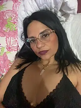 paolagomez  online show from 02.05.25