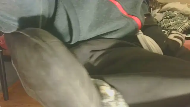 T0Yforeskin online show from 04.11.26