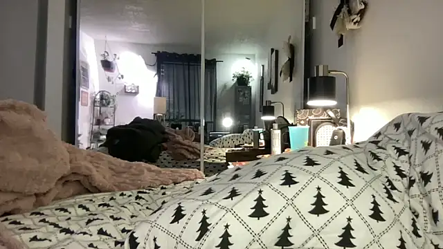 annabelleholly666 online show from 12.15.25