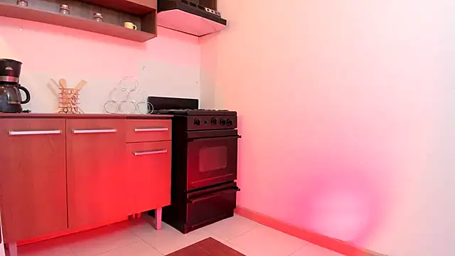 Lizzie Williams  online show from 10.28.25