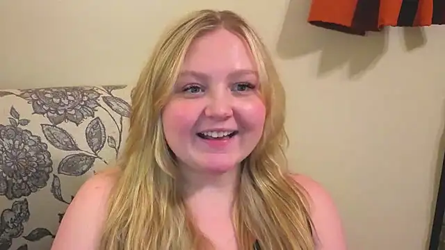 PhatAssBlond online show from 04.18.26