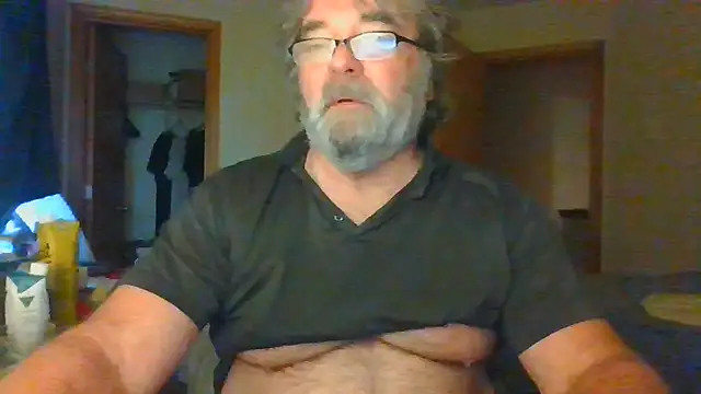 Snapshot of Doherty10 chatting on 05.24.26 Doherty10 online show from 05.24.26