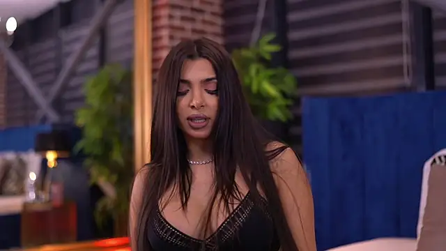 NicoleCellini online show from 10.29.25